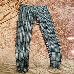 Brand sweet Colors black and white size large